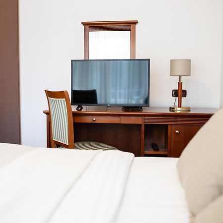 Hotel Zvezda ムルスカ・ソボタ エクステリア 写真