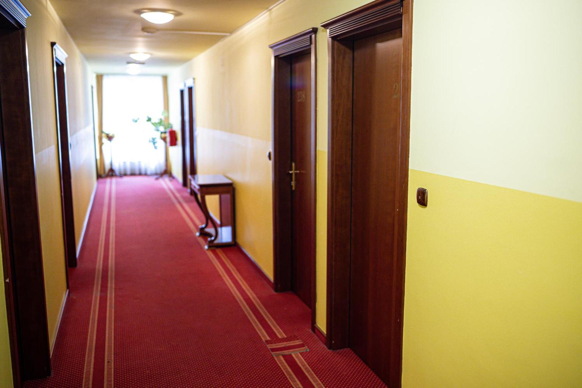 Hotel Zvezda ムルスカ・ソボタ エクステリア 写真