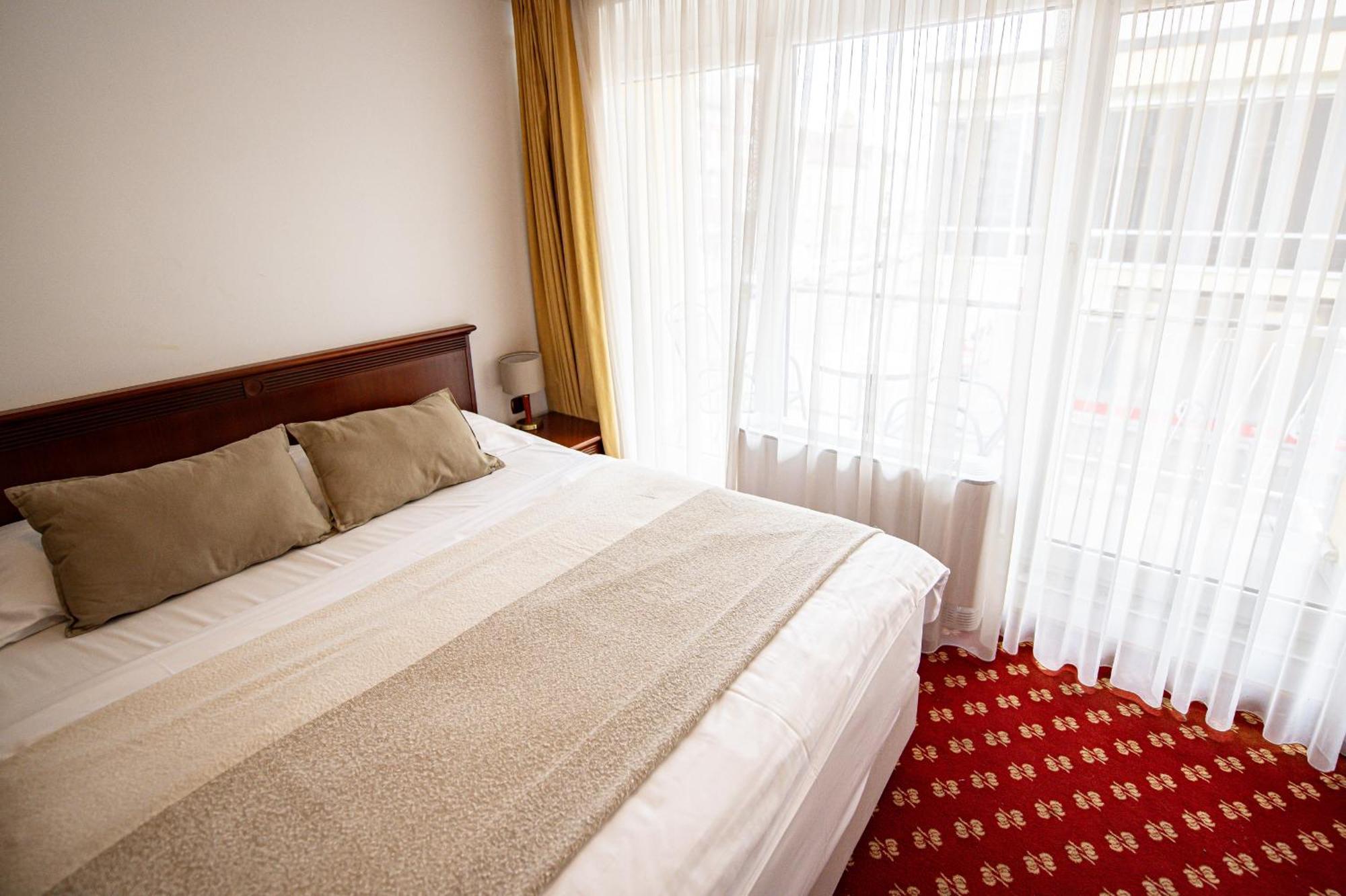 Hotel Zvezda ムルスカ・ソボタ エクステリア 写真